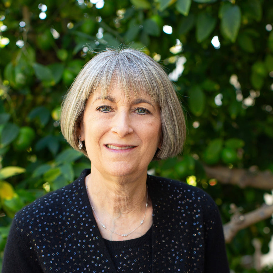 Robin Aronson is a  jewelry designer from Los Angeles, CA