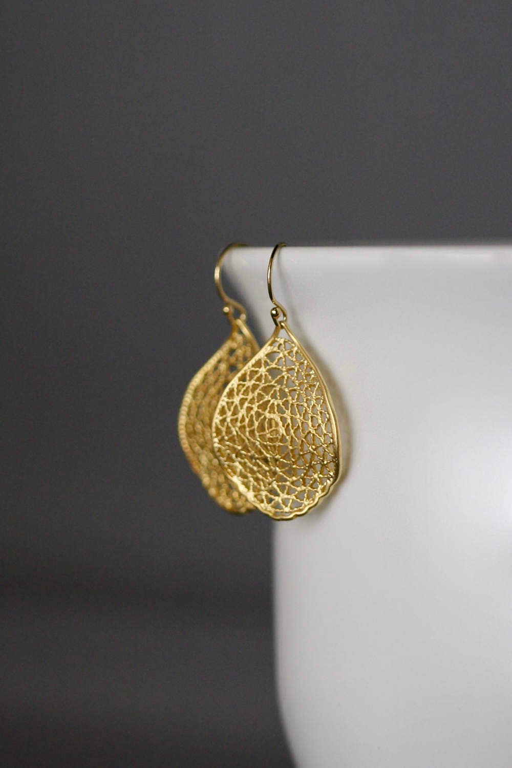 Matte Gold Vermeil Wavy Filigree Dangle Earrings