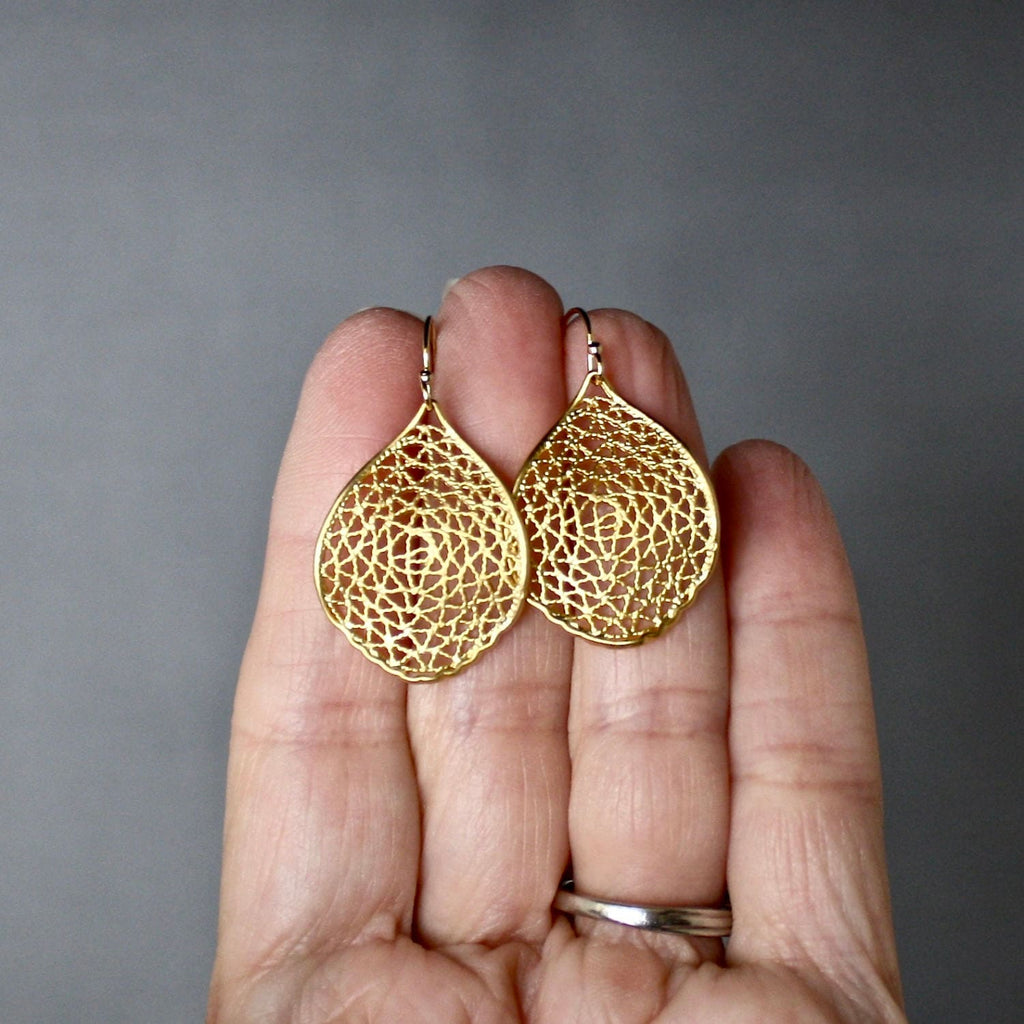 Matte Gold Vermeil Wavy Filigree Dangle Earrings