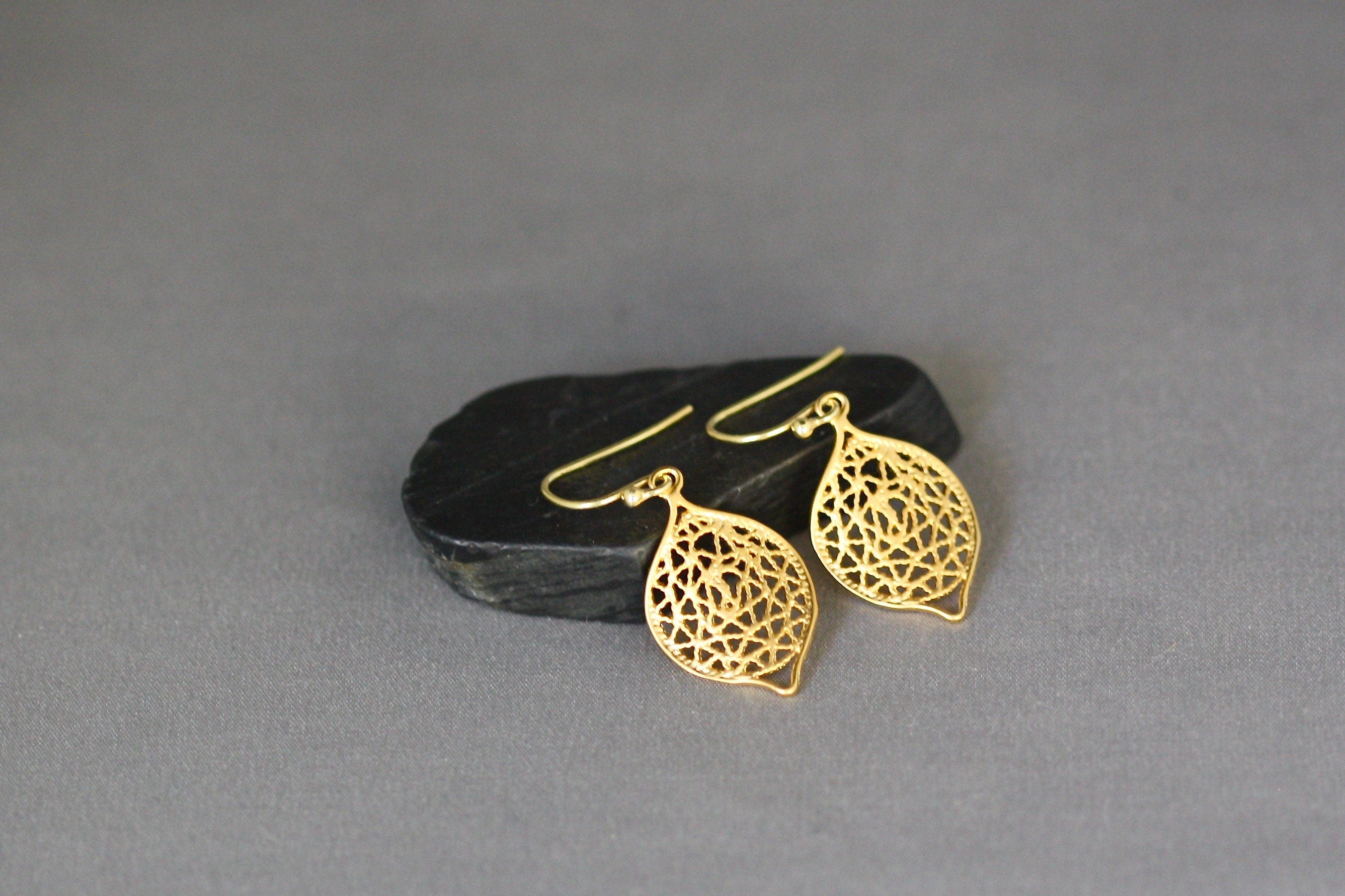 Matte Gold Vermeil Wavy Filigree Charm Dangle Earrings
