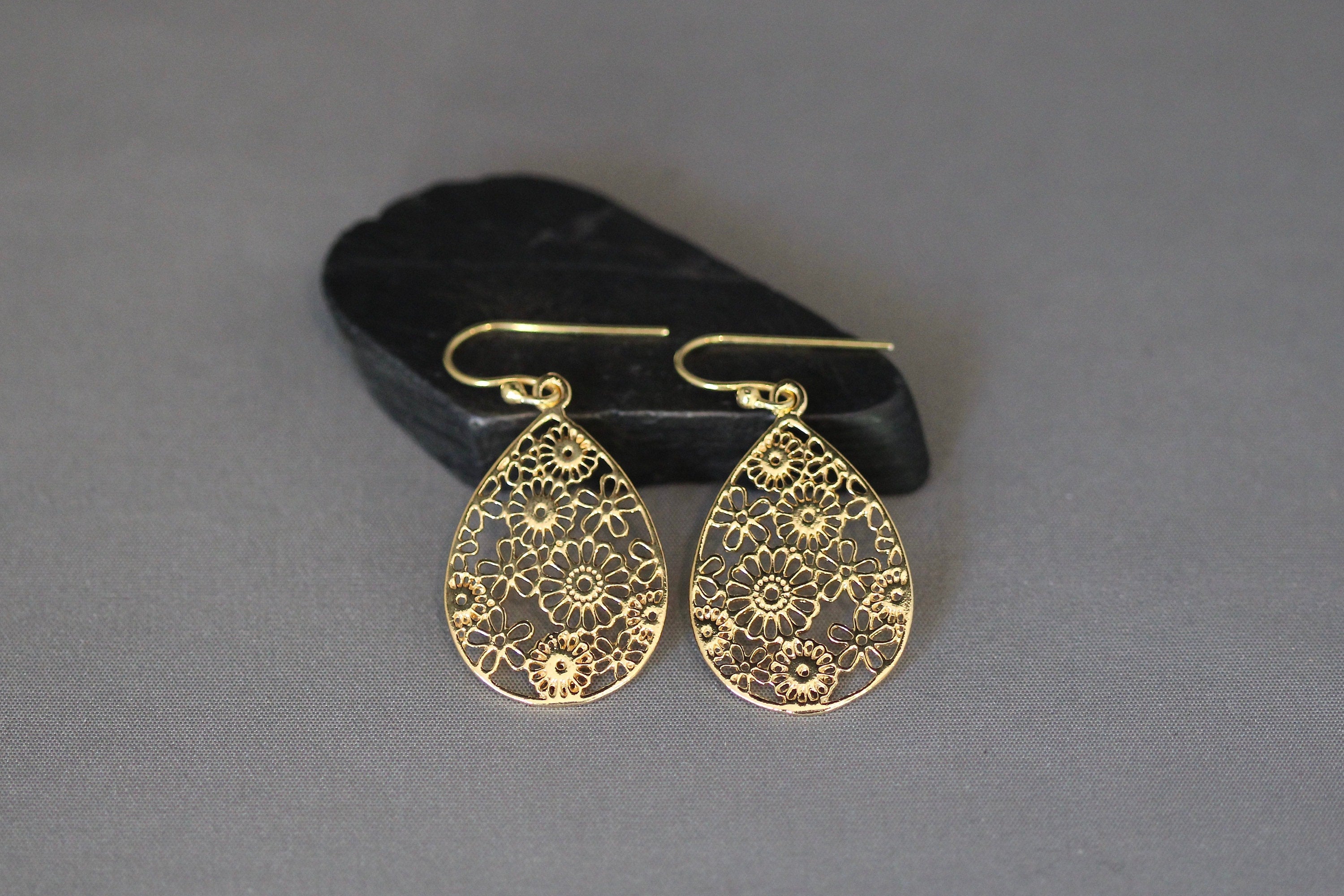 Gold Vermeil Filigree Teardrop Flower Dangle Earrings