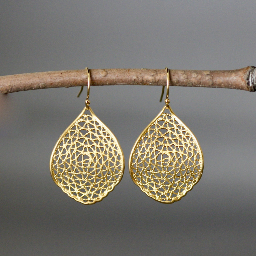 Matte Gold Vermeil Wavy Filigree Dangle Earrings