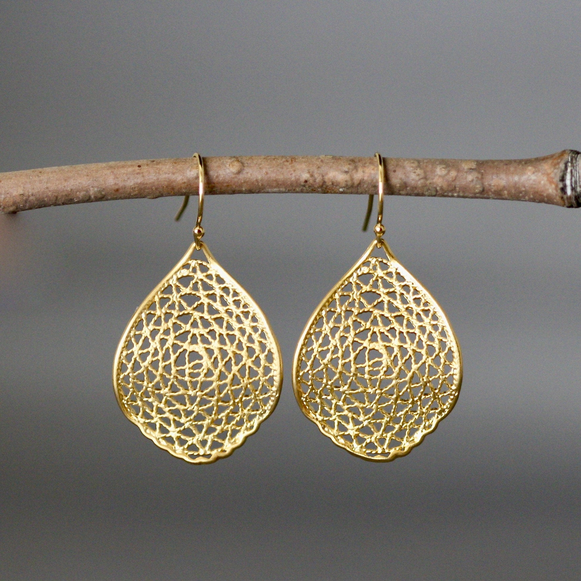 Matte Gold Vermeil Wavy Filigree Dangle Earrings