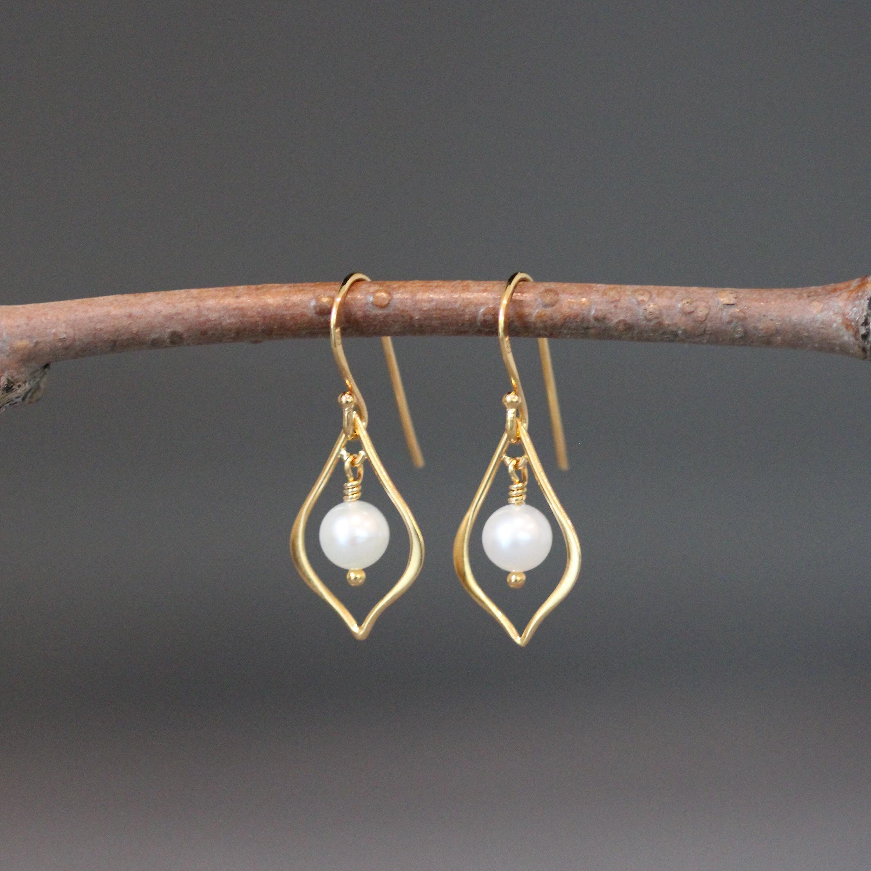 Freshwater Pearl Dangle Earrings on Matte Gold Vermeil Frame Links