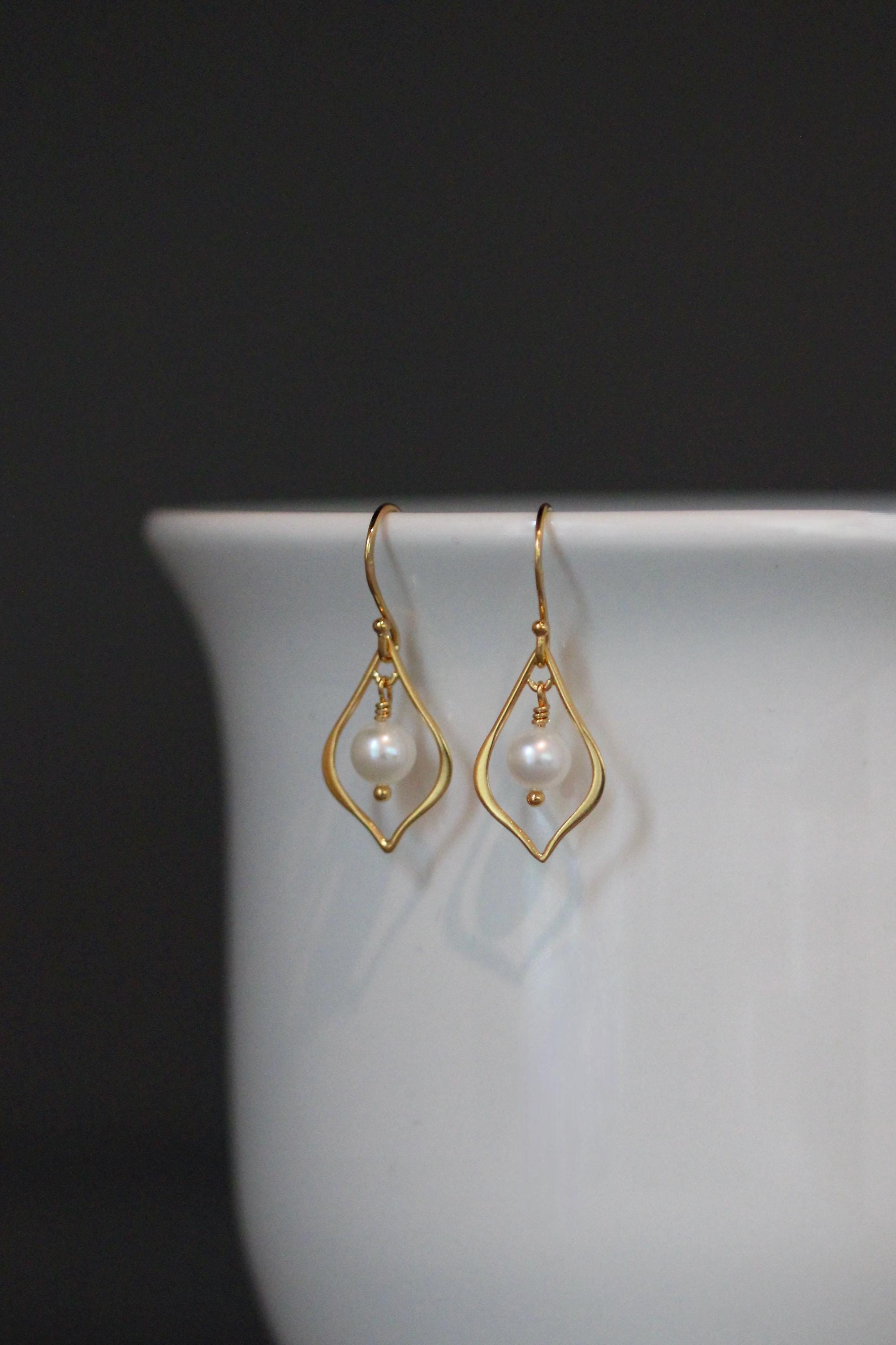Freshwater Pearl Dangle Earrings on Matte Gold Vermeil Frame Links