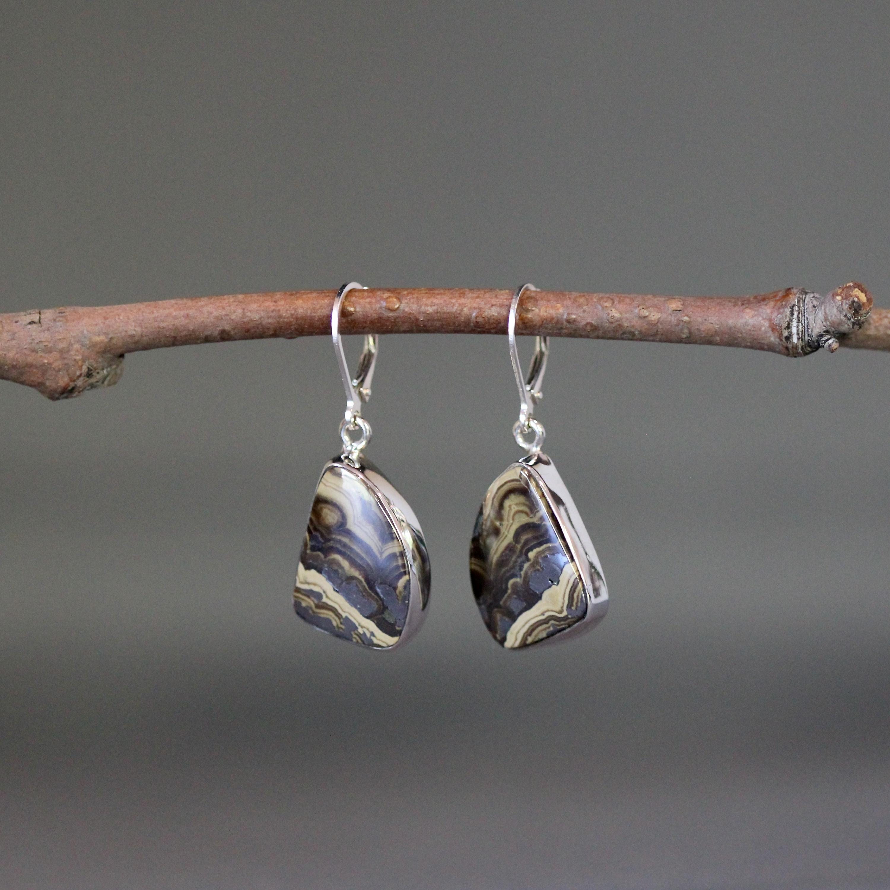 Schalenblende Cabochon Stone Earrings in Sterling Silver Bezels
