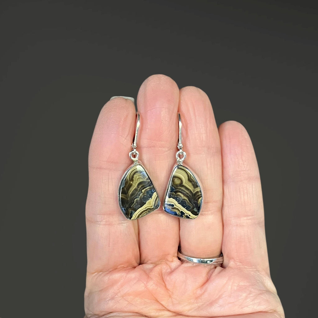 Schalenblende Cabochon Stone Earrings in Sterling Silver Bezels