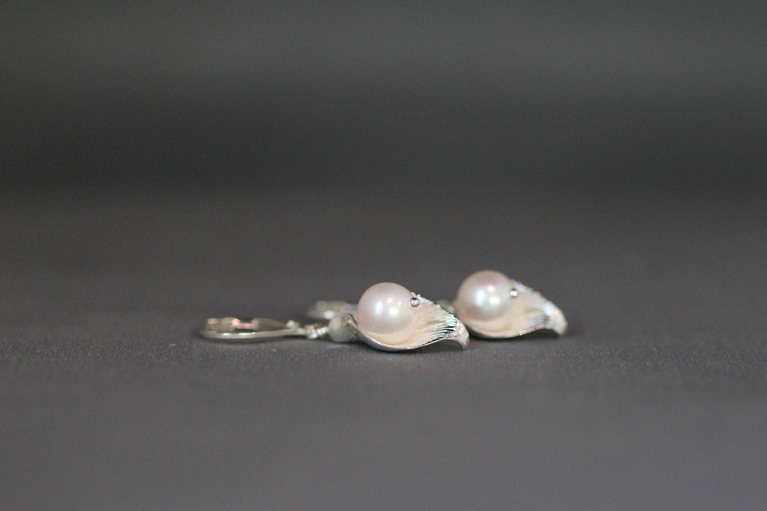 Freshwater Pearl and Bali Sterling Silver Calla Lily Charm Dangle Earrings